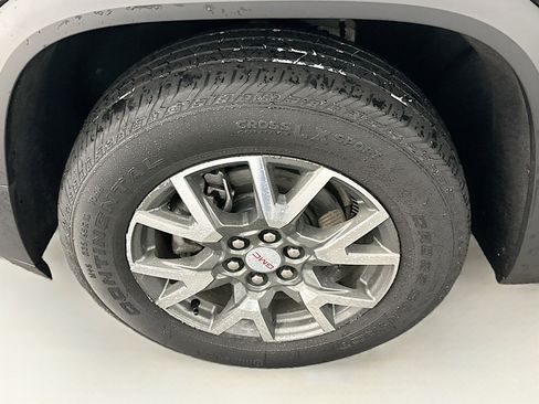 Used 2023 GMC Acadia SLE w/ Driver Convenience Package image 11