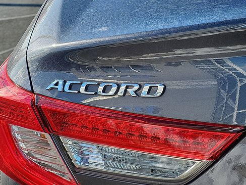 Used 2019 Honda Accord Touring image 31