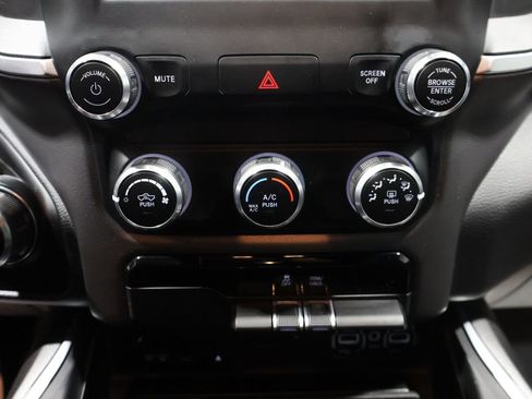 Used 2019 RAM 1500 Big Horn image 32