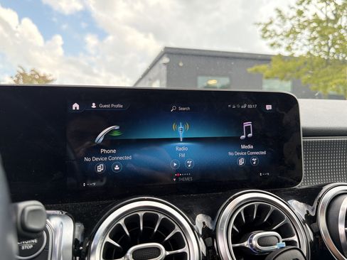 Used 2021 Mercedes-Benz GLB 250 image 17