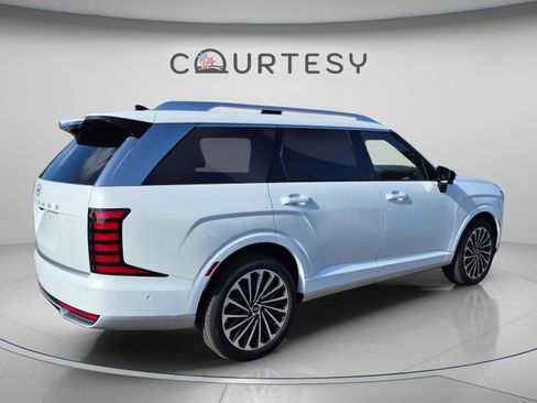 New 2026 Hyundai Palisade Calligraphy FWD image 5