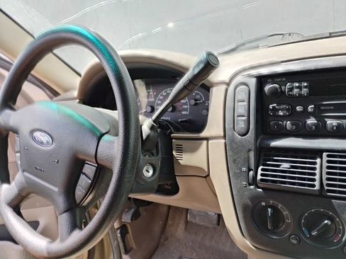Used 2002 Ford Explorer XLS AWD/4WD image 12