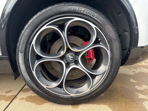 Used 2024 Alfa Romeo Stelvio Veloce image 24