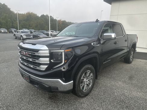 New 2026 GMC Sierra 1500 SLE image 1