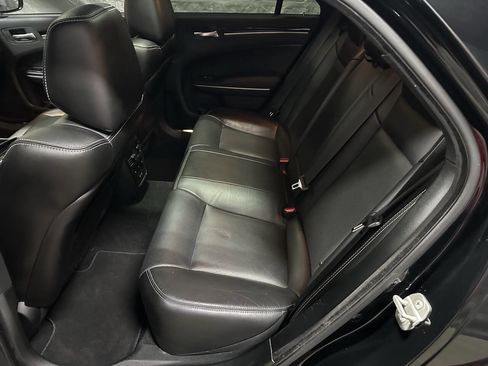 Used 2023 Chrysler 300 S w/ Comfort Group RWD image 10