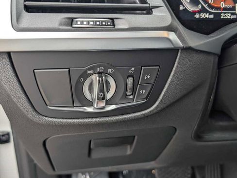 Used 2025 BMW X4 xDrive30i w/ Premium Package image 12