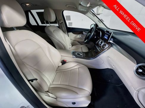 Used 2019 Mercedes-Benz GLC 300 4MATIC image 27