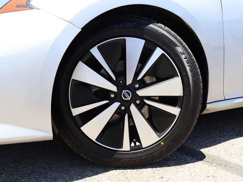 Used 2021 Nissan Altima 2.5 SV FWD image 5
