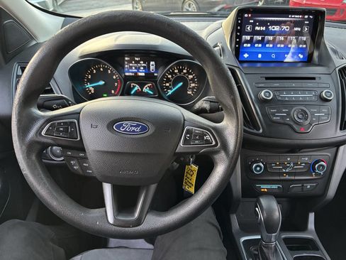 Used 2018 Ford Escape S image 9