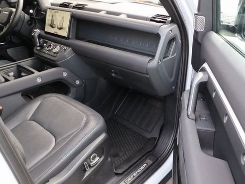 Used 2023 Land Rover Defender 130 X-Dynamic SE AWD/4WD image 57
