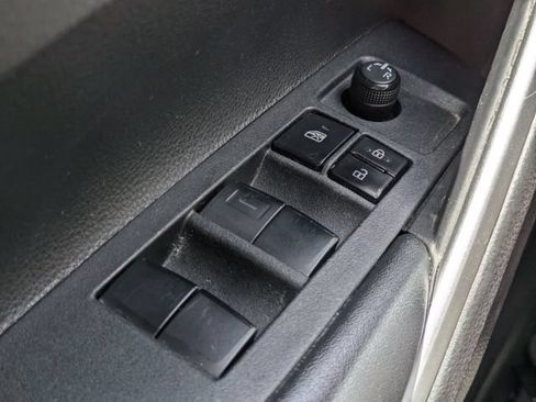 Used 2022 Toyota Corolla Cross LE w/ Moonroof Package FWD image 24