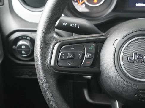 Used 2024 Jeep Gladiator Sport AWD/4WD image 12