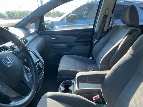Used 2014 Honda Odyssey EX image 9