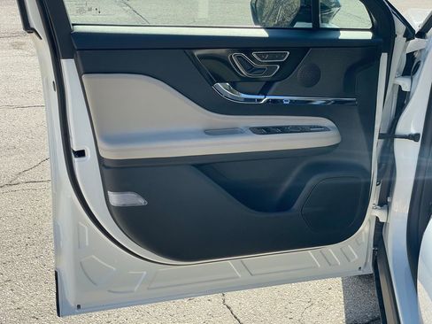 New 2026 Lincoln Corsair Premiere image 15