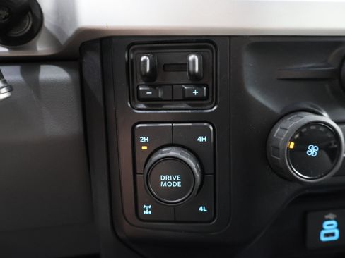 Used 2024 Ford F250 XLT AWD/4WD image 44