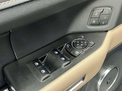 Used 2024 Ford Expedition Limited AWD/4WD image 17