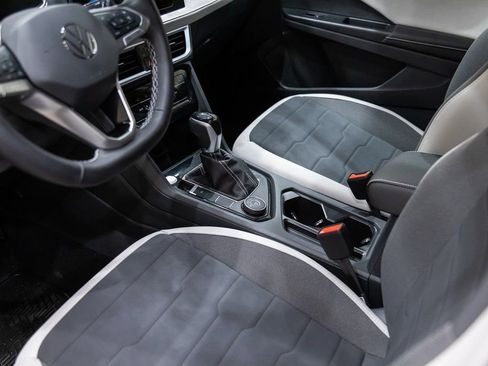 New 2026 Volkswagen Taos SE image 18