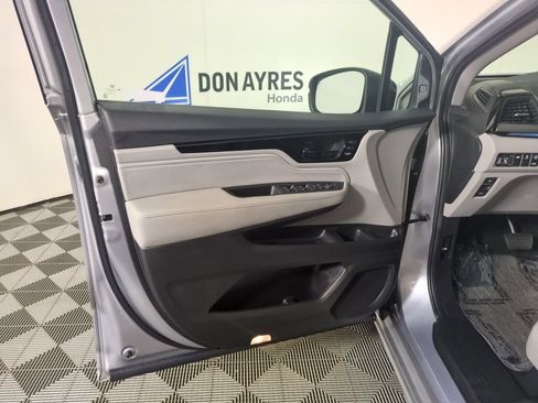 Used 2024 Honda Odyssey Touring image 10