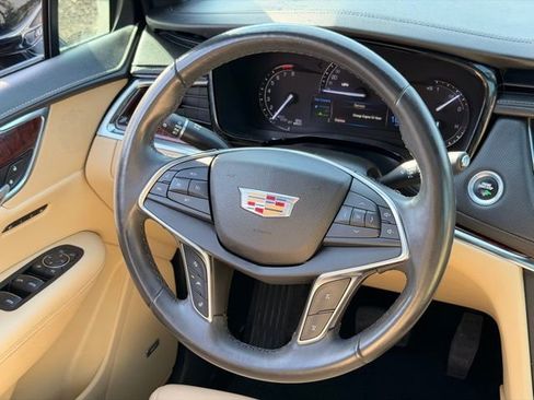 Used 2017 Cadillac XT5 Premium Luxury AWD/4WD image 18