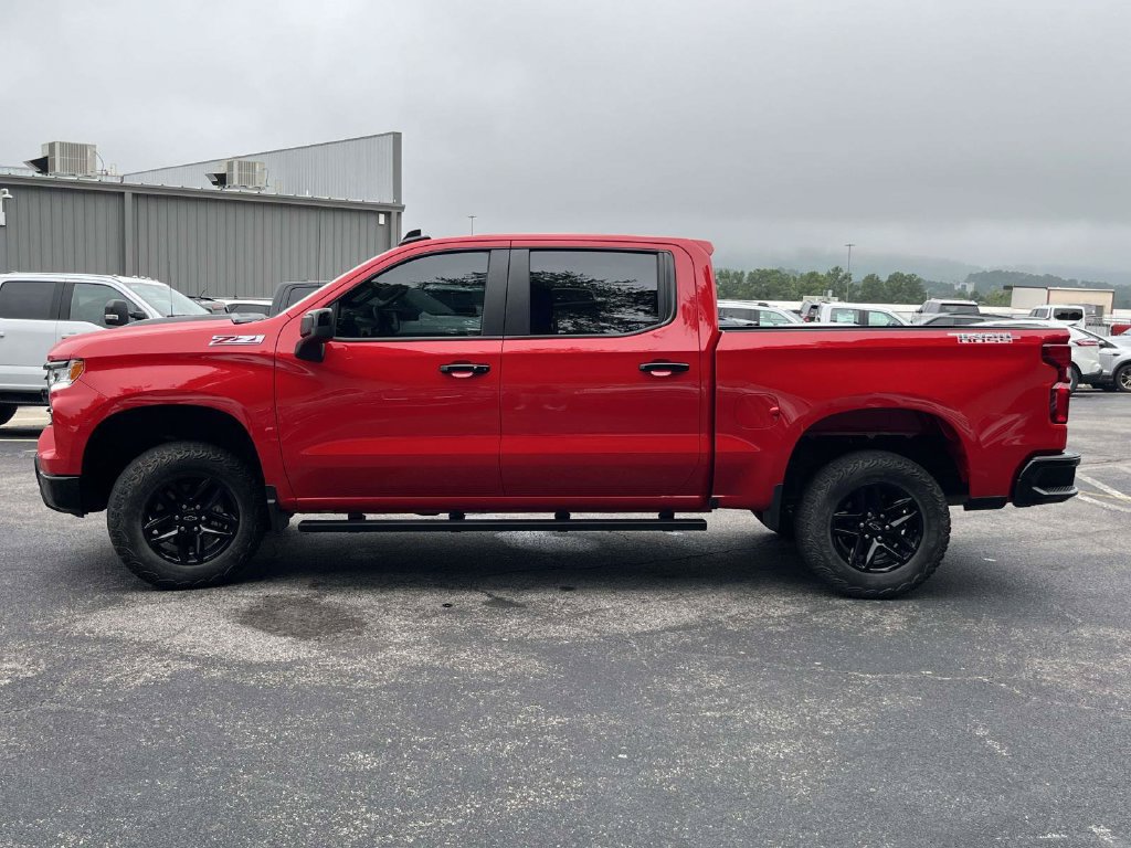 Used 2024 Chevrolet Silverado 1500 LT Trail Boss w/ Convenience Package II AWD/4WD image 7