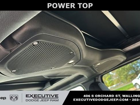 Used 2024 Jeep Wrangler Unlimited Sahara w/ Technology Group AWD/4WD image 24