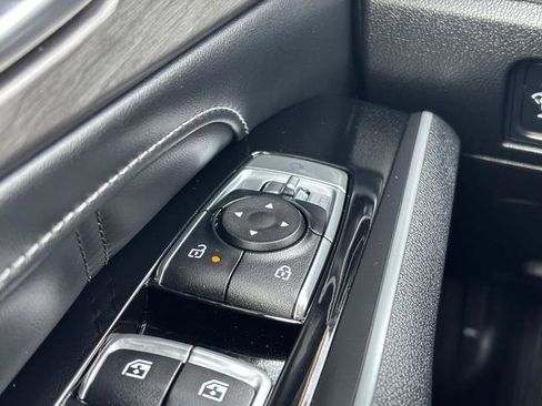 Used 2025 Kia Sorento SX image 24