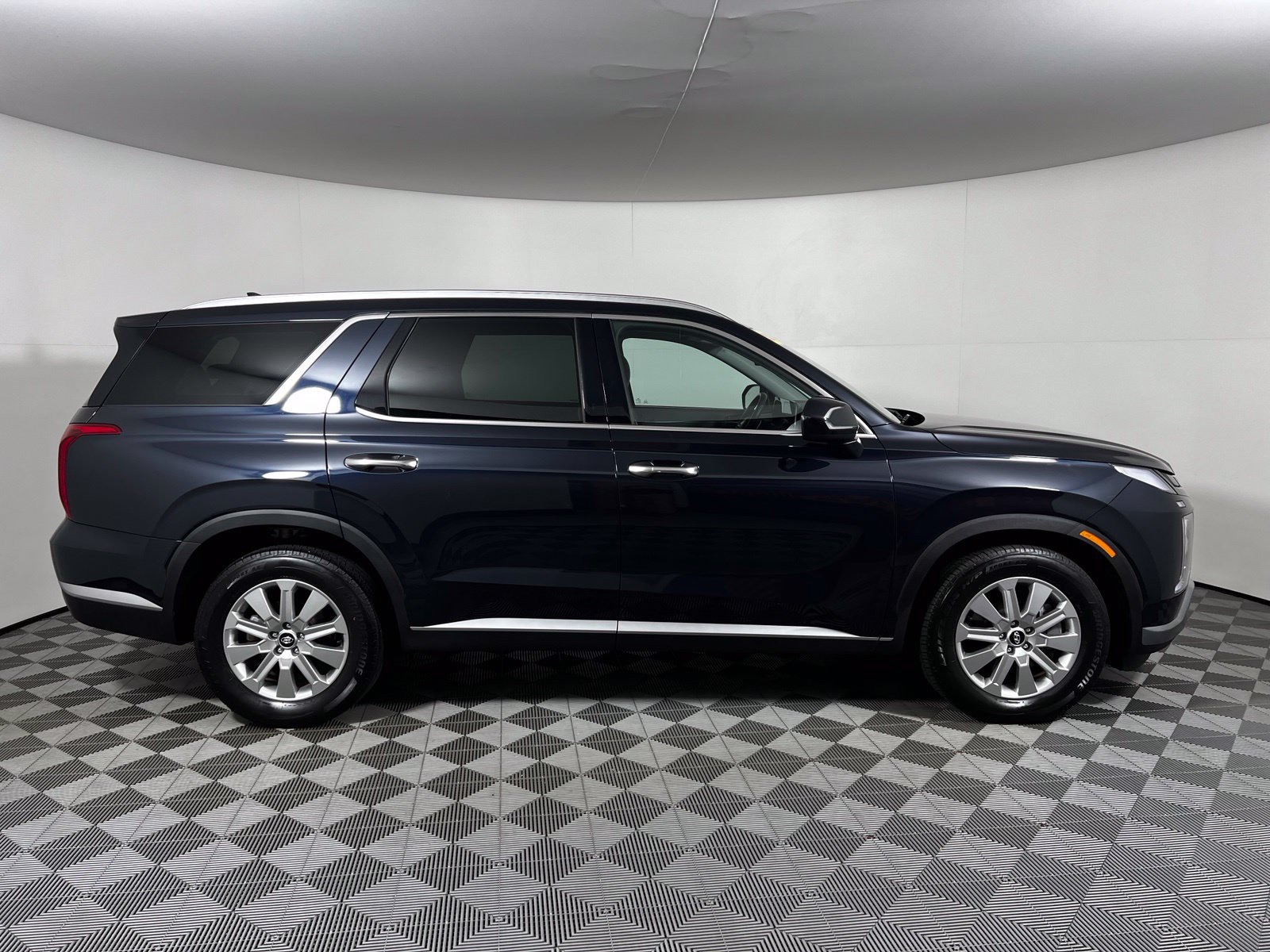 Used 2024 Hyundai Palisade SEL FWD image 4