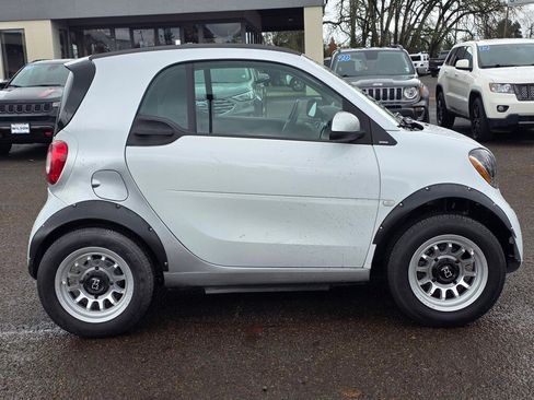 Used 2018 smart fortwo electric drive image 27