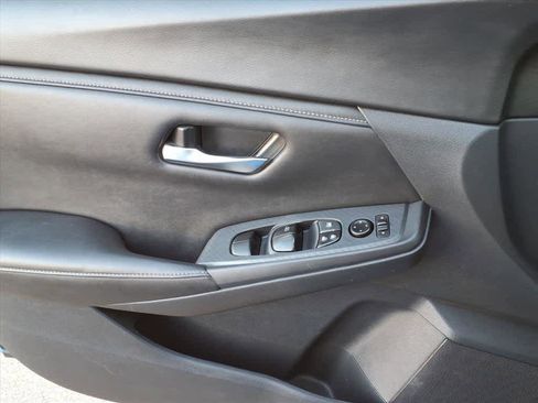 Certified 2023 Nissan Sentra SV image 16