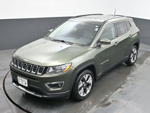 Used 2019 Jeep Compass Limited image 32
