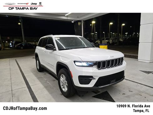 New 2025 Jeep Grand Cherokee Laredo w/ Luxury Tech Group I RWD image 1