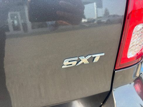 Used 2018 Dodge Grand Caravan SXT FWD image 9