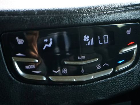Used 2016 Cadillac Escalade ESV Platinum AWD/4WD image 46