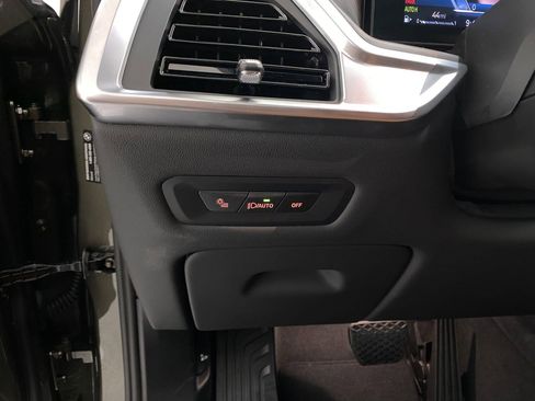 Used 2026 BMW X5 xDrive40i w/ Premium Package image 24