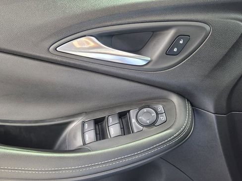 Used 2024 Buick Encore GX Sport Touring FWD image 29