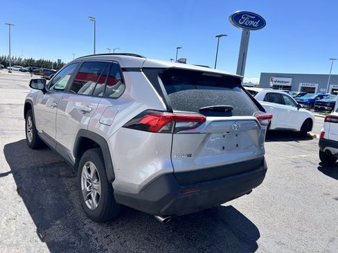 Used 2025 Toyota RAV4 XLE AWD/4WD image 3