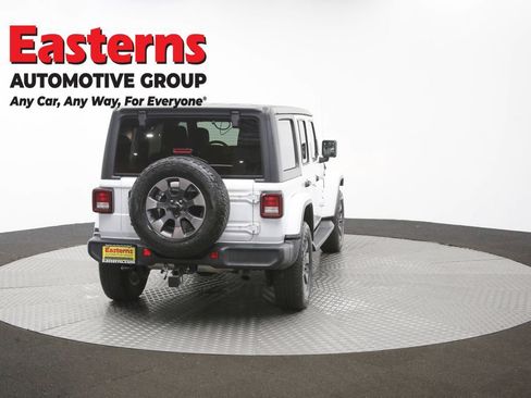 Used 2018 Jeep Wrangler Unlimited Sahara AWD/4WD image 34