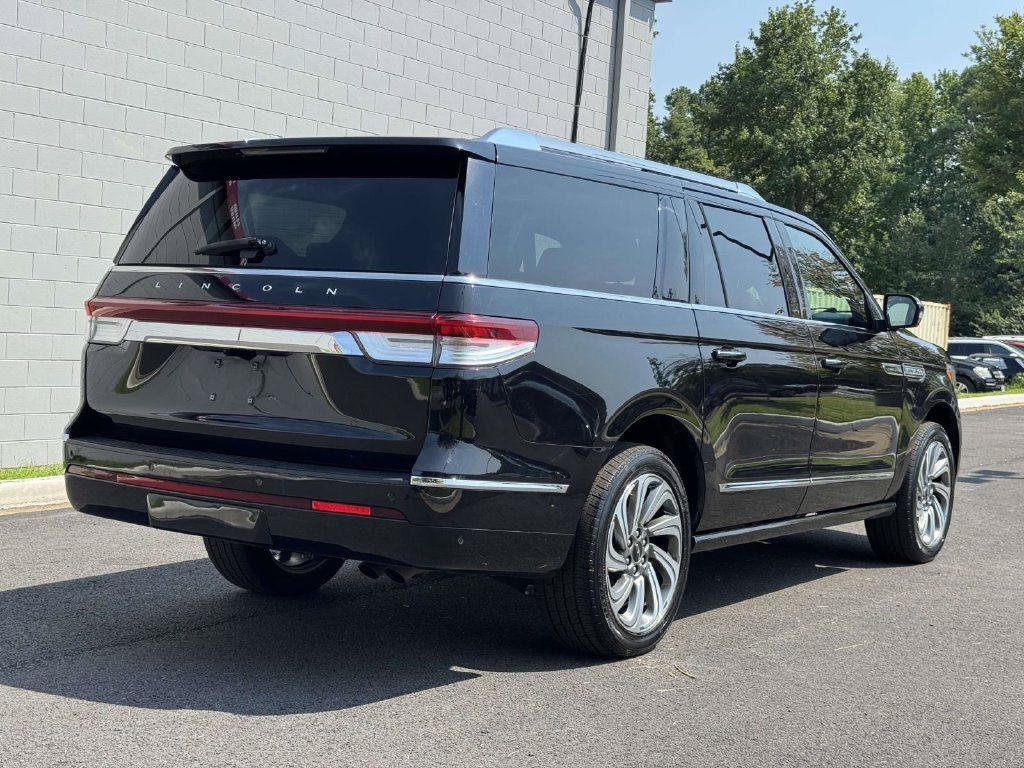 Used 2024 Lincoln Navigator L 4WD image 23