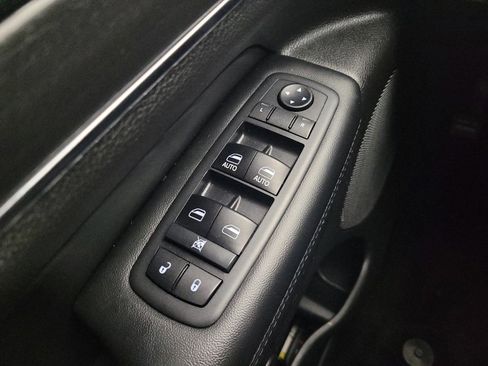 Used 2018 Jeep Grand Cherokee Limited AWD/4WD image 27