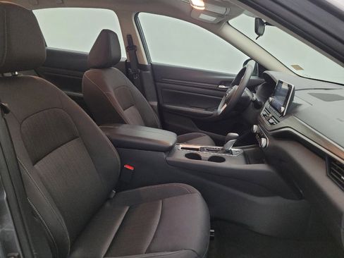 Used 2025 Nissan Altima 2.5 SV FWD image 21