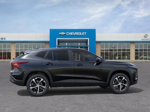 New 2026 Chevrolet Trax RS w/ Driver Confidence Package FWD image 5
