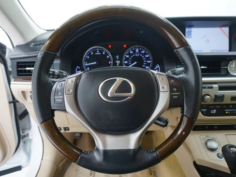 Used 2013 Lexus ES 350 w/ Luxury Pkg FWD image 42