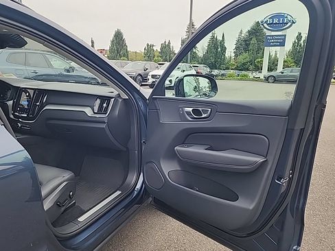 Used 2024 Volvo XC60 B5 Core w/ Protection Package Premier AWD/4WD image 19