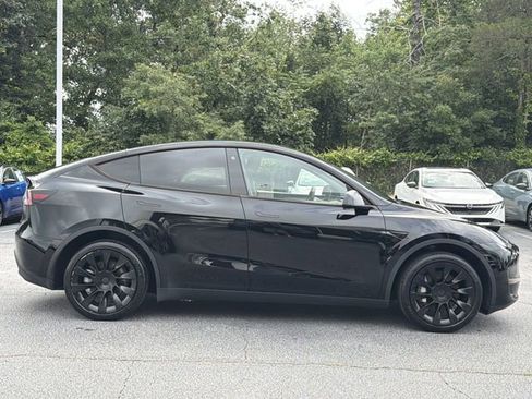 Used 2023 Tesla Model Y AWD image 7