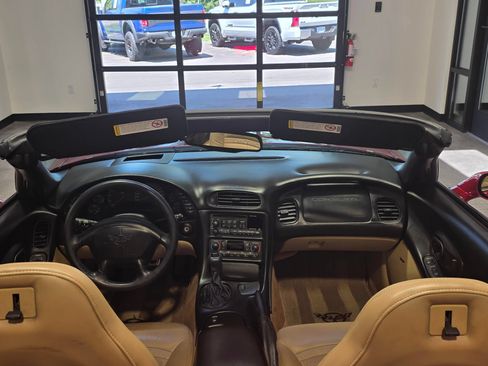 Used 1999 Chevrolet Corvette Convertible w/ Memory Pkg RWD image 16