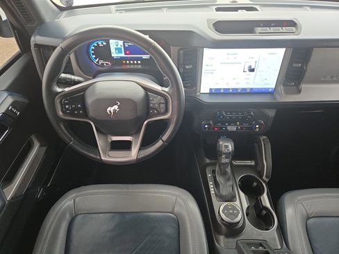 Used 2023 Ford Bronco Outer Banks image 14