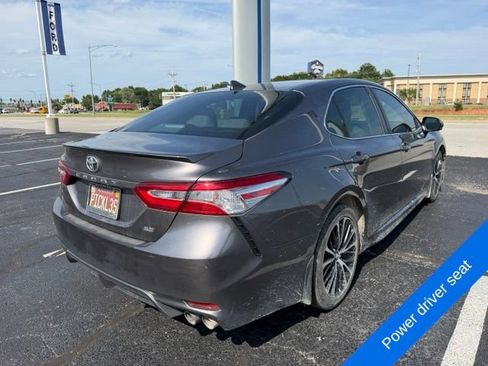 Used 2020 Toyota Camry SE FWD image 5