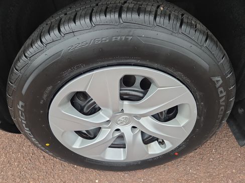 Certified 2023 Toyota RAV4 LE AWD/4WD image 12