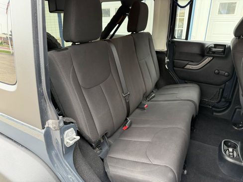 Used 2017 Jeep Wrangler Unlimited Sport AWD/4WD image 16