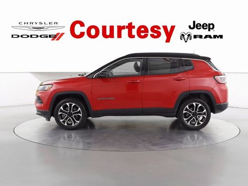 Certified 2024 Jeep Compass Limited image 8